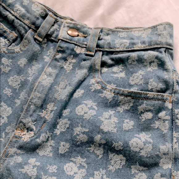 NWOT American Apparel floral jean shorts - Picture 9 of 15